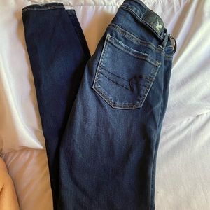 Size 2 Women’s AEO Super Stretchy Jeans